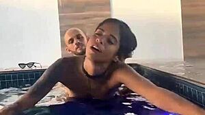 that hot chick came so hard on my big dick 😍