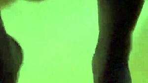 Milf žena vara sa prijateljem