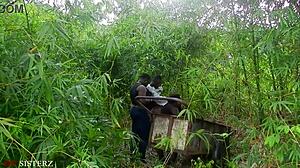 Banyoda erkek arkadaşımı sert pompalarken bizi yakaladılar