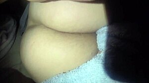 Watch that teen spread and finger her ass!