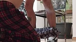 pompa mentre il mio alpha fuma un sigaro per rilassarsi parte 1