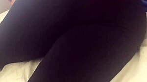 Pawg jiggles in leggings