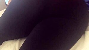 Pawg jiggles in leggings