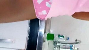 O marido dela foi pro bar e aproveitei pra chavecar a visinha