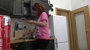 daphne and other girls having big fun in the kitchen 😘🍑