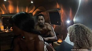 Ana Foxxx and Lotus Lain getting fucked in ebony threesome 😍