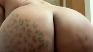 Yana riding that toy from the back