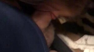 Getting a blowjob in the mall shop 😏