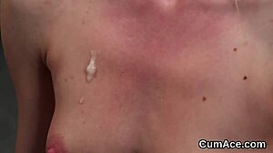 Horny Idol Får Sædlast På Ansigtet Og Slugger Alt Sæden