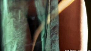 Beautiful Indian Dance To Arouse Audience