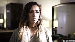 Jaye Summers si fa inchiodare duro dall'amico più vecchio del papà in azione tabù bruna