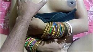 Park Kızı ile Aldatma, Oyo Odasında Sert Acılı Sikiş, Hintçe Ses Ham