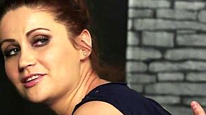 Wow, this hottie swallows every drop of jizz on her face! 😍