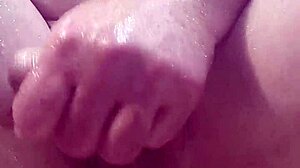 Rider mine store Mr. Hankeys dildoer med vild intensitet