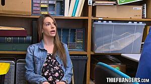 Prekleto, ujel nosečo Kimmy Granger pri kraji, jo trdo jebal