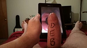 Cyberdebb Performs Hands-Free Virtual Blowjob Tribute With Cum