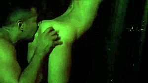 Baise bondage brutale avec une fraîche ado 18+