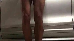 i spied on that gym cock in the garage, feeling so voyeuristic and gay