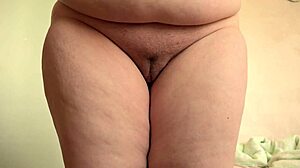 Mature BBW Milf Shaves Hairy Pussy Close-Up