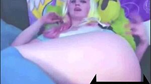 i watch this anime teen play with vibrator using feet on webcam