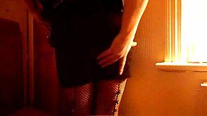 British mistress goddess audrey horn twerks her divine ass for domination session