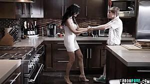 स्टीपमॉम रीगन फॉक्स हर्ट सैम सोलो की केयर करती है