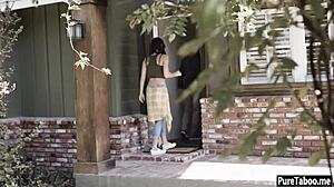 Lezbijska najstnica 18+ prijateljica zmasirana od izsiljevalskega fanta v garaži.