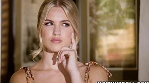 Stieftochter Jazlyn Ray gespannt, Stiefmutter Serene Sirens Kurven zu erkunden