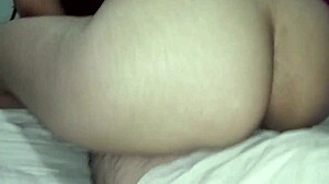 colombian babe offers ass for cash 😏