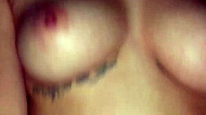 लैटिना एमेच्योर आउटडोर में नैचुरल टिट्स के साथ मॉन्स्टर कॉक राइड करती है।