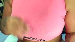 levando meu corninho pra chupar o personal na academia joi cei punheta guiada