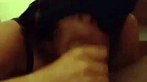 Putinha submissa babando pau do mestre calada