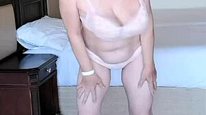 Maria shakes her huge natural boobs