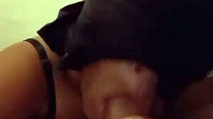 Putinha submissa babando pau do mestre calada