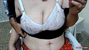 हेलोवीन वाइब्स! मेरे बिग टिट्स के साथ वेबकैम फन एन्जॉय कर रही हूं 😍