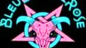 Watch viper play with her ass in leather heels?