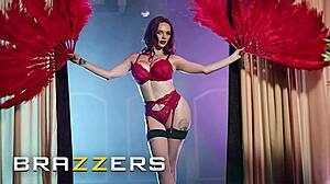 जेस्मिन जेम्स डैनी को मॉन्स्टर लंड फैंटेसी से सेड्यूस करती है! 😍