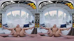 Kali Roses In VR Bath, Looking Hot 😘