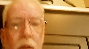 Thomas Odea tease avec sa bite monstrueuse