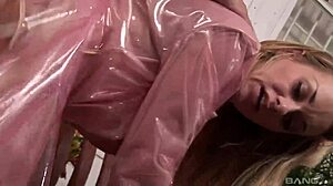 Raincoat fuck on the bench, who is she? I got so wet in stockings