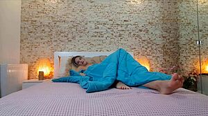 is this the kinky fleabag masturbation scene you've been waiting for?