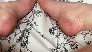 Milf Fingers Pink Pussy and Toes for Wet Orgasm