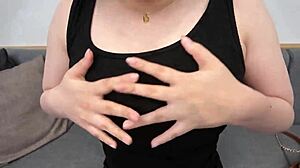 Incrível Tetas J-Cup da Garota do Chat Fodida no Doggy para Orgasmos Intensos