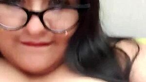 i, a bbw, masturbate on webcam with toys.