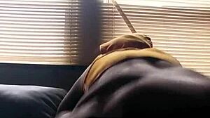 Cheating gf gets deep anal while bf works 😈