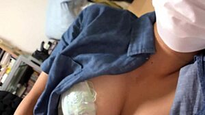 Nozomi สาวมหาลัยอายุ 19 ปี เล่นของเล่นและดูดควยป่า