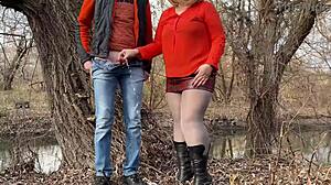 Oh mon dieu, ma belle-mère m'a fait pisser en public ! Elle est si sauvage et courbée !