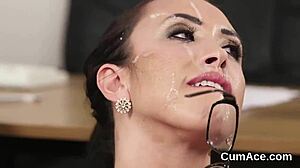 slem idol suger sæd i bukkake cumshot