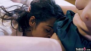 Hej, chceš vidieť, ako tagujeme túto nevinnú pannu?