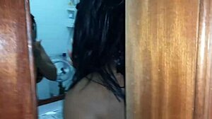 invadi o banheiro e fodi a minha conhada angolana gostosa que faz belos broches com batom vermelho e adora ser fodida na ausencia do marido por enormes paus duros?